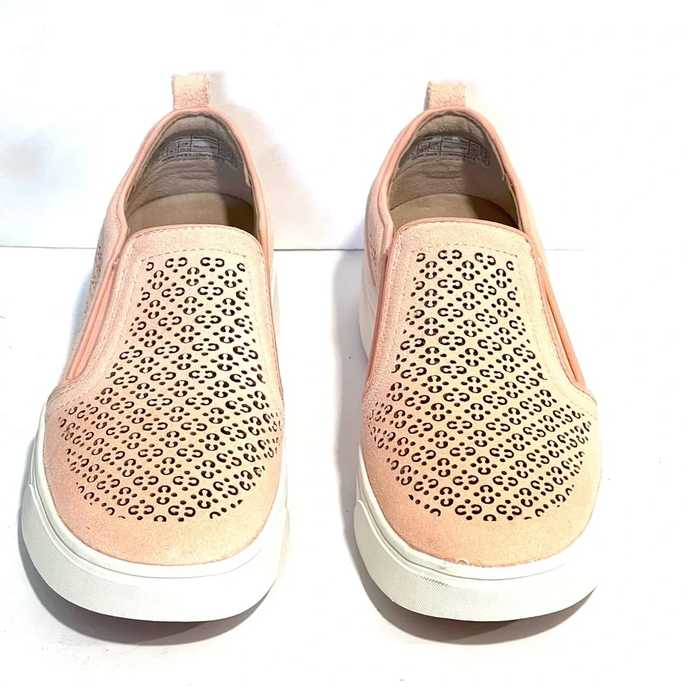 NWT Vionic Kimmie Roze Perforated Suede Slip On Sneaker 6.5